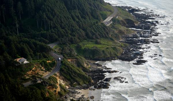 The Oregon Coast Highway running through Cape Perpetua, Siuslaw National Forest, Oregon. (USDA Forest Service photo by Cecilio Ricardo)